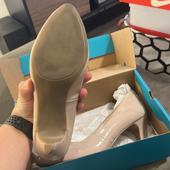 Comfort Dress Heels - Picture 3 of 3